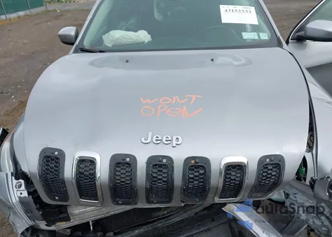 2015 Jeep Cherokee Latitude из США, поврежденный, VIN 1C4PJMCS5FW740097